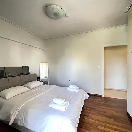 Kleio - Spacious Apartment In Glyfada-3